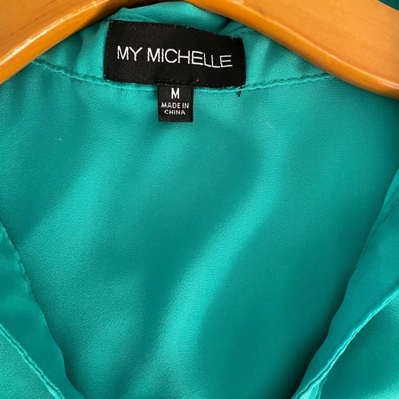 “WOMANS MY MICHELLE LONG SLEEVE TOP” (plus free white top) - Picture 4 of 16